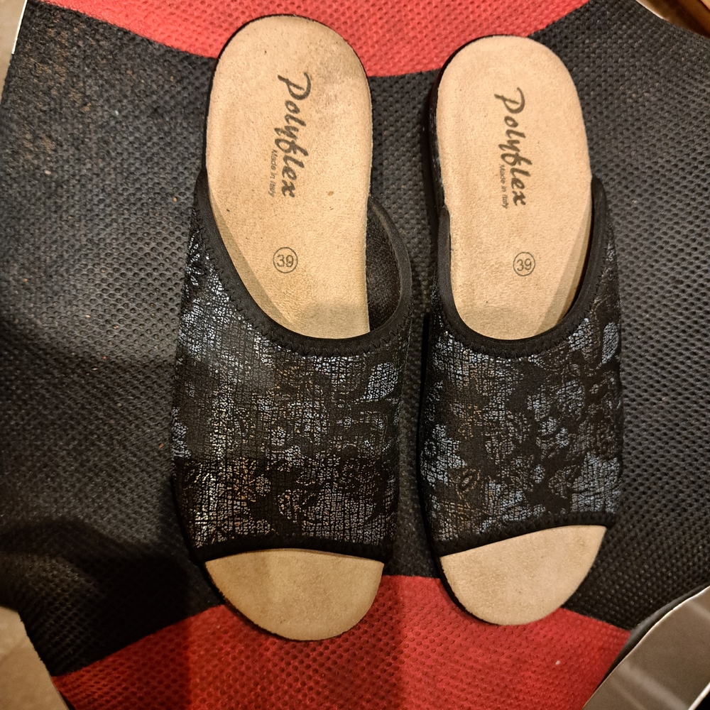 Black Women's Slip-On Shoes